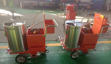 熱熔劃線一體機(jī)和傳統(tǒng)劃線機(jī)的區(qū)別？